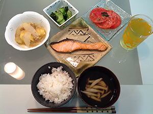 老人ホーム食事内容